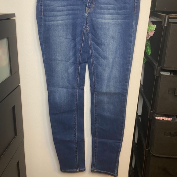 Blue Jeans - Picture 2 of 2